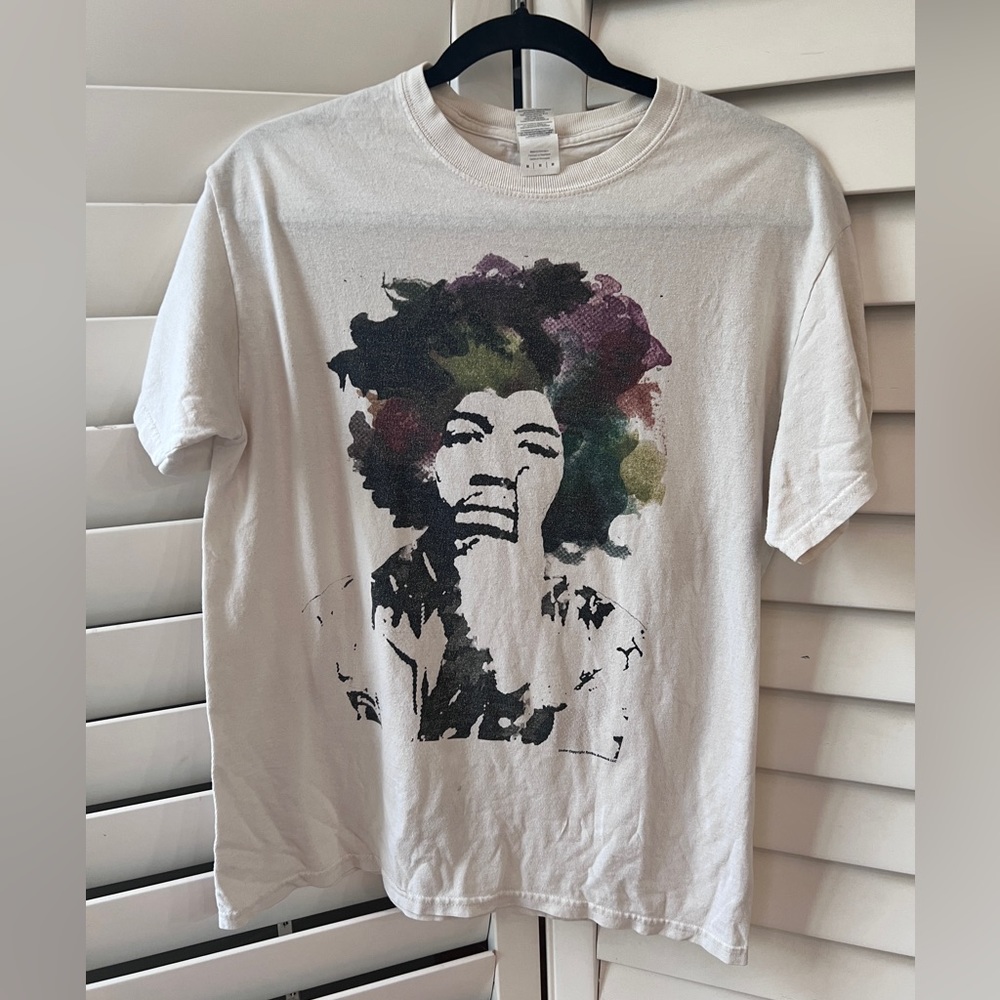 Vintage unisex size medium jimmy hendrix T-shirt. Heavy cotton